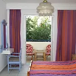 Skoufezis Aparthotel 3*
